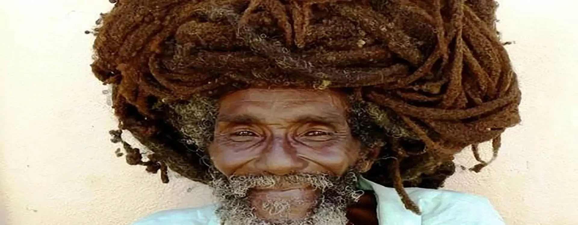 Scopri le origini del Rastafarianesimo la fede Caraibica!